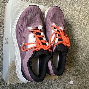 On Cloudstratus sneakers size 9.5 womens